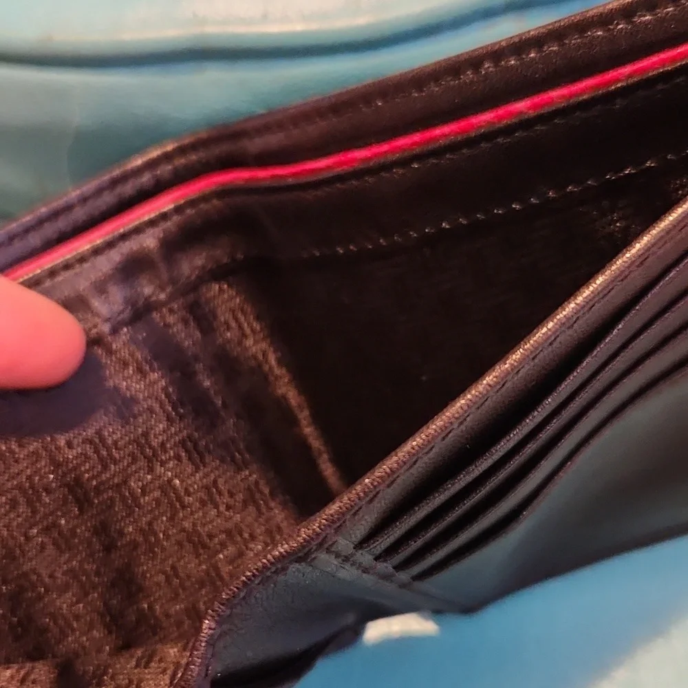 Tumi Bifold Wallet Multiple Card Slots - 2 Places for paper bills